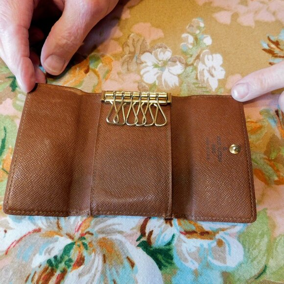 Louis Vuitton Vintage 6 Key Monogram Case Holder - Picture 3 of 11